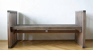 Gartenbank frontal ohne Kissen